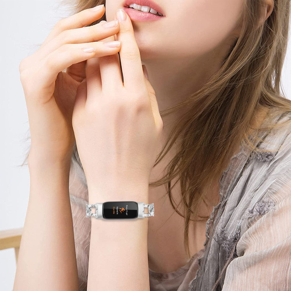 Rigtigt Hårdfør Metal Og Rhinsten Rem passer til Fitbit Luxe - Sølv#serie_3