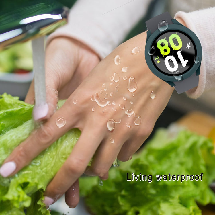 Meget Fint Samsung Galaxy Watch 5 (40mm) / Samsung Galaxy Watch 4 (40mm) Cover med Skærmbeskytter i Plastik og Hærdet Glas - Grøn#serie_7